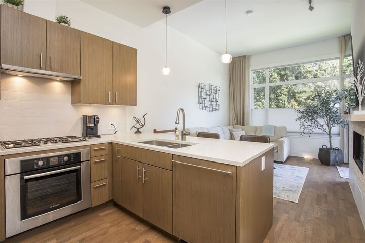 2432 Haywood Avenue 300 — photo 1