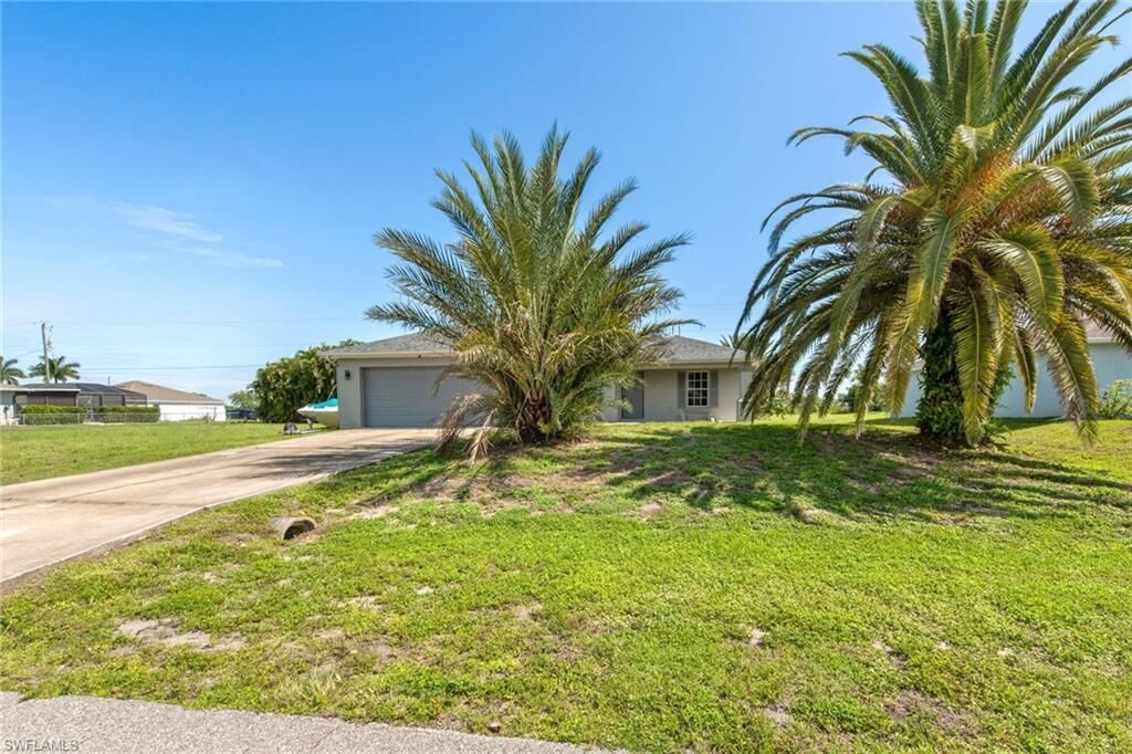Property Photo: 2049 NE 25th St FL 33909