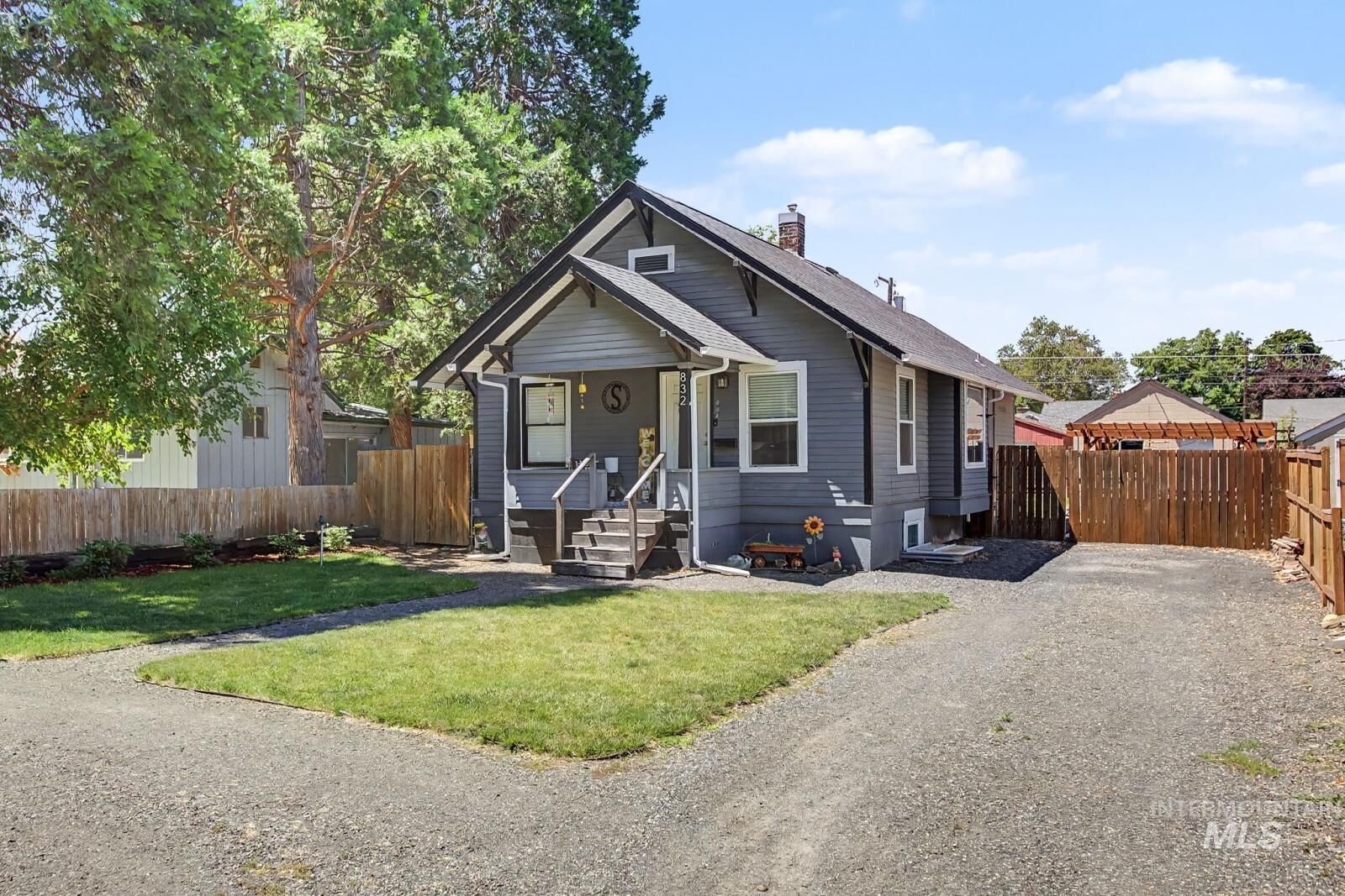 Property Photo: 832 11th Street WA 99403
