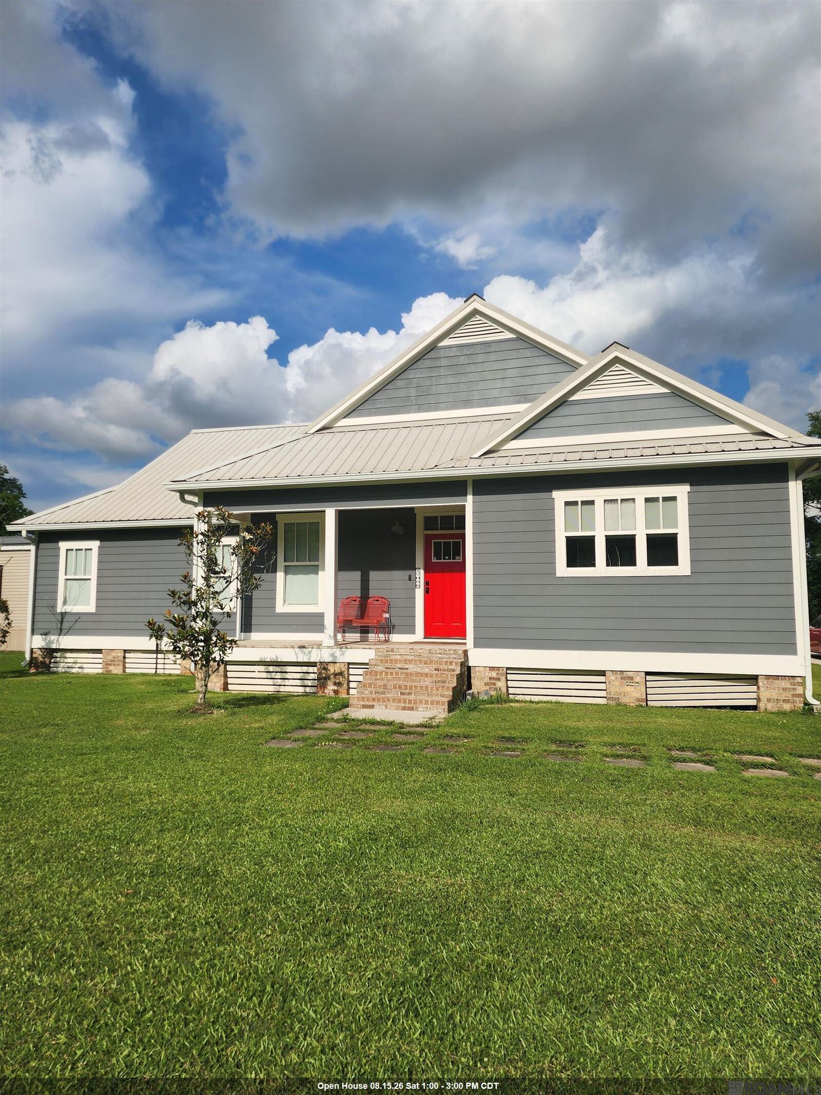 Property Photo: 17086 Parker Heights Dr LA 70769