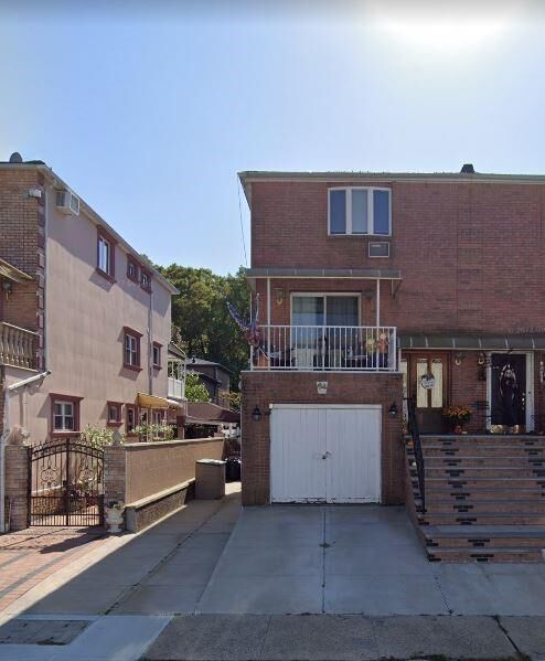 Property Photo:  64 Croft Place 2  NY 10314 