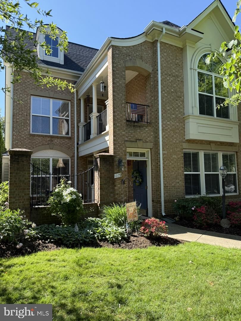 Property Photo:  8609 Liberty Trail  VA 20110 