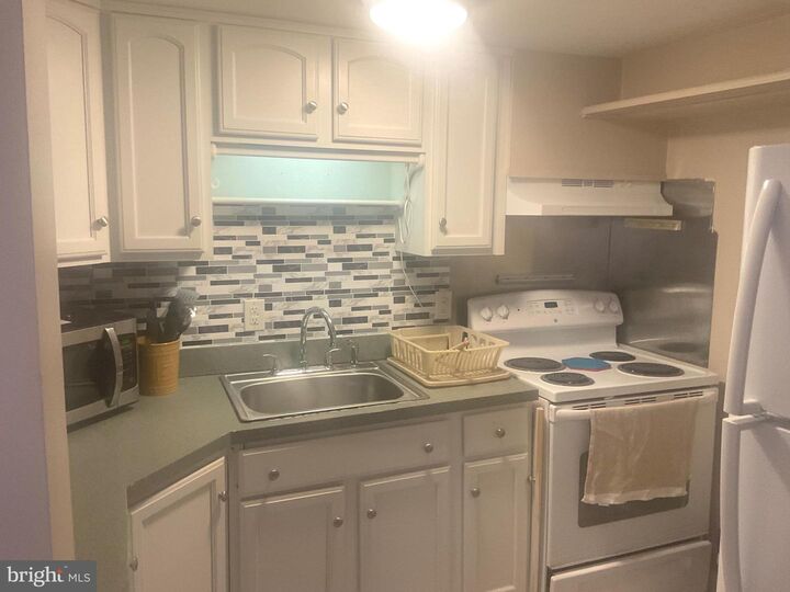 Property Photo:  58 Maryland Avenue 6  DE 19971 