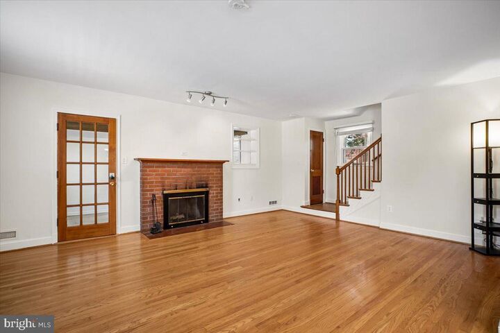 Property Photo: 605 N Frederick Street VA 22203
