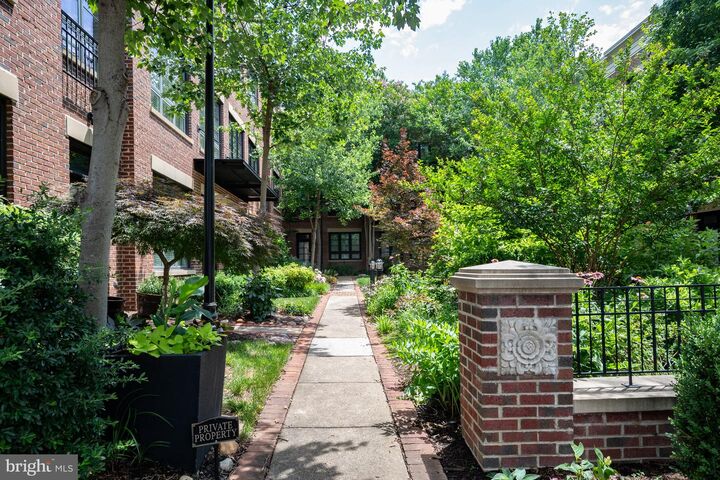 Property Photo:  729 N Fayette Street  VA 22314 
