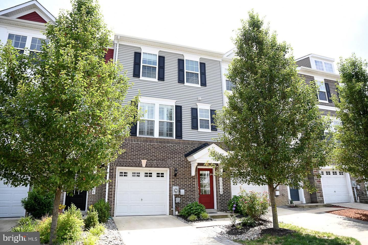 Property Photo:  23048 Mountain Laurel Lane  MD 20619 