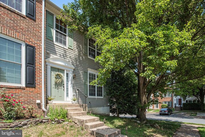Property Photo: 12050 Etta Place VA 20136