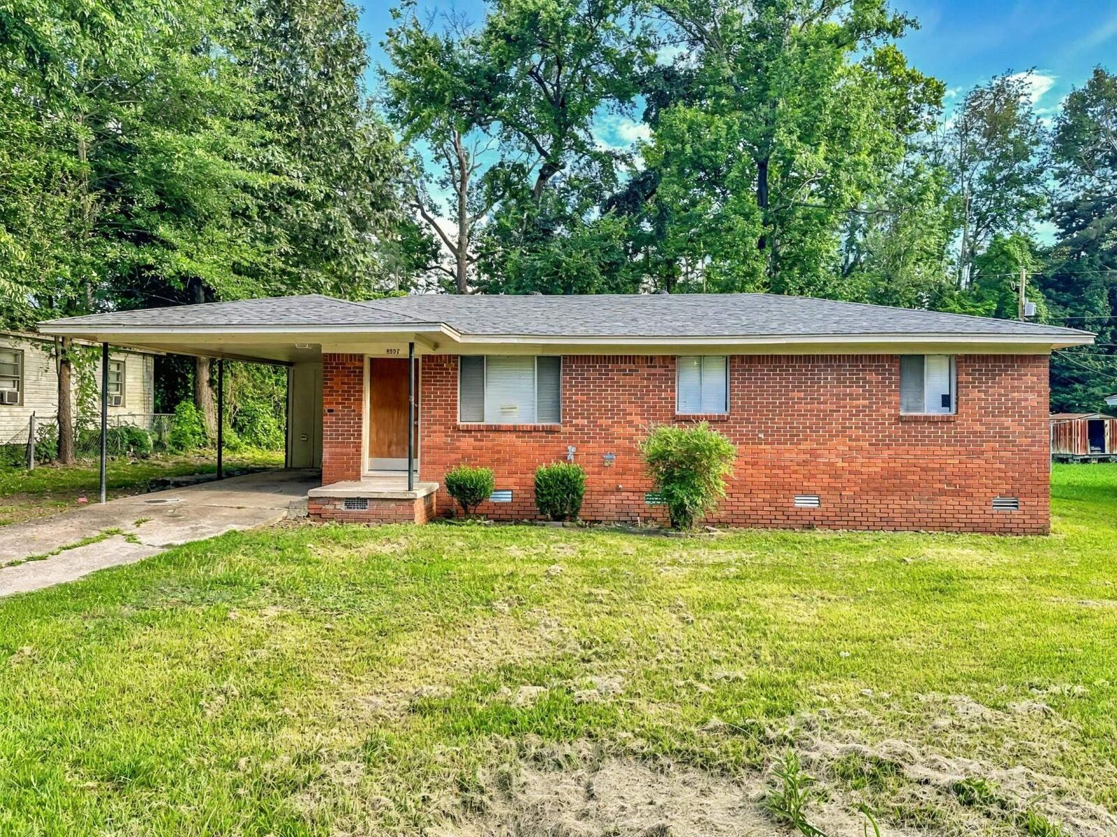 Property Photo: 5807 Hutsell Road AR 72209