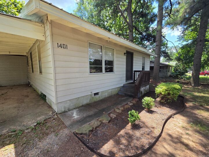 Property Photo: 1401 S Bailey Street AR 72076