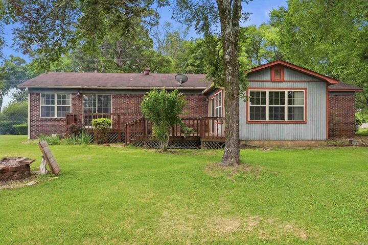Property Photo: 211 Broadview Dr AR 71913