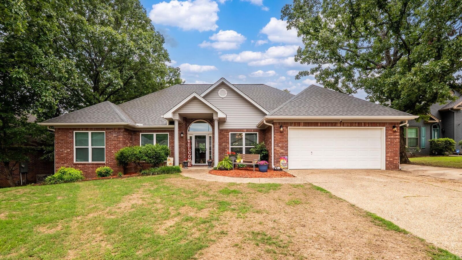 Property Photo: 27 Winona Drive AR 72113