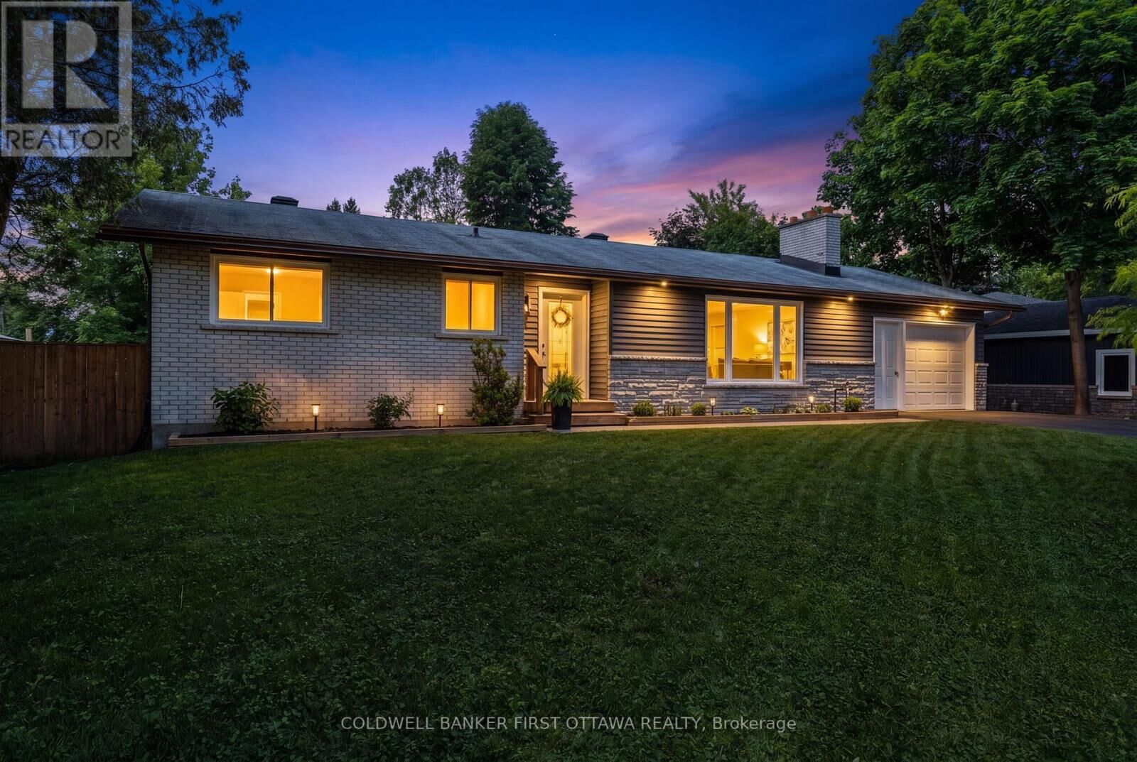 Property Photo: 5276 Hillcrest Drive ON K4M 1E9