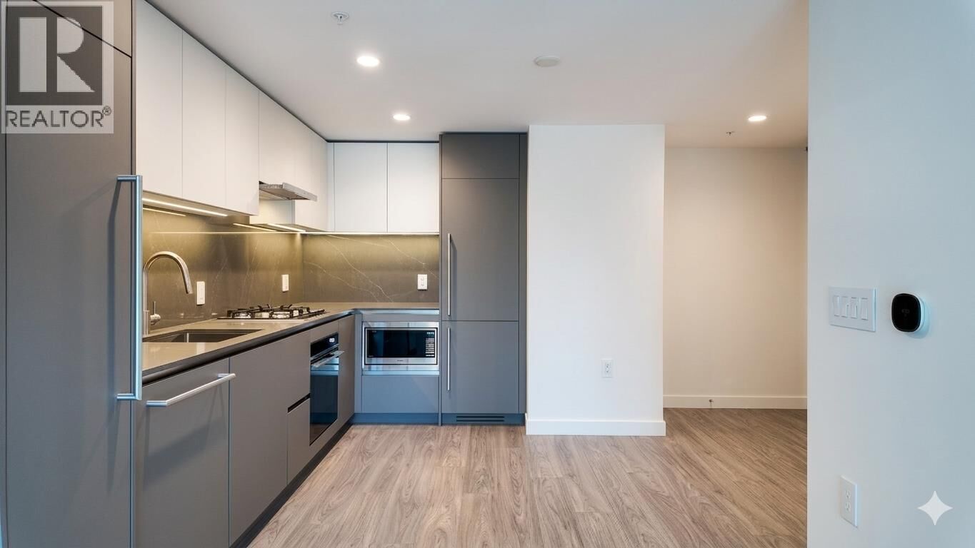 Property Photo: 2135 Springer Avenue 809 BC V5B 3K4