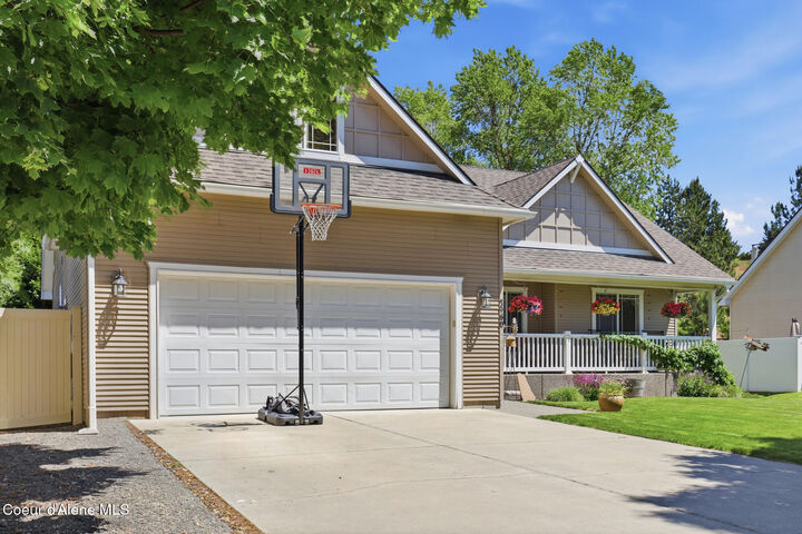 Property Photo:  1460 N Willamette Dr  ID 83854 
