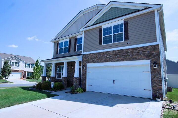 Property Photo:  2005 Mariah Glen Court  NC 28213 