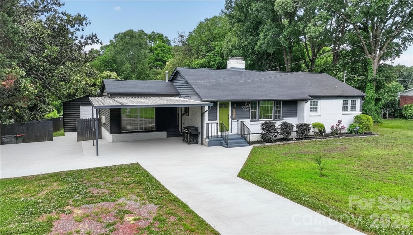 Property Photo:  2432 Oakwood Circle  SC 29732 