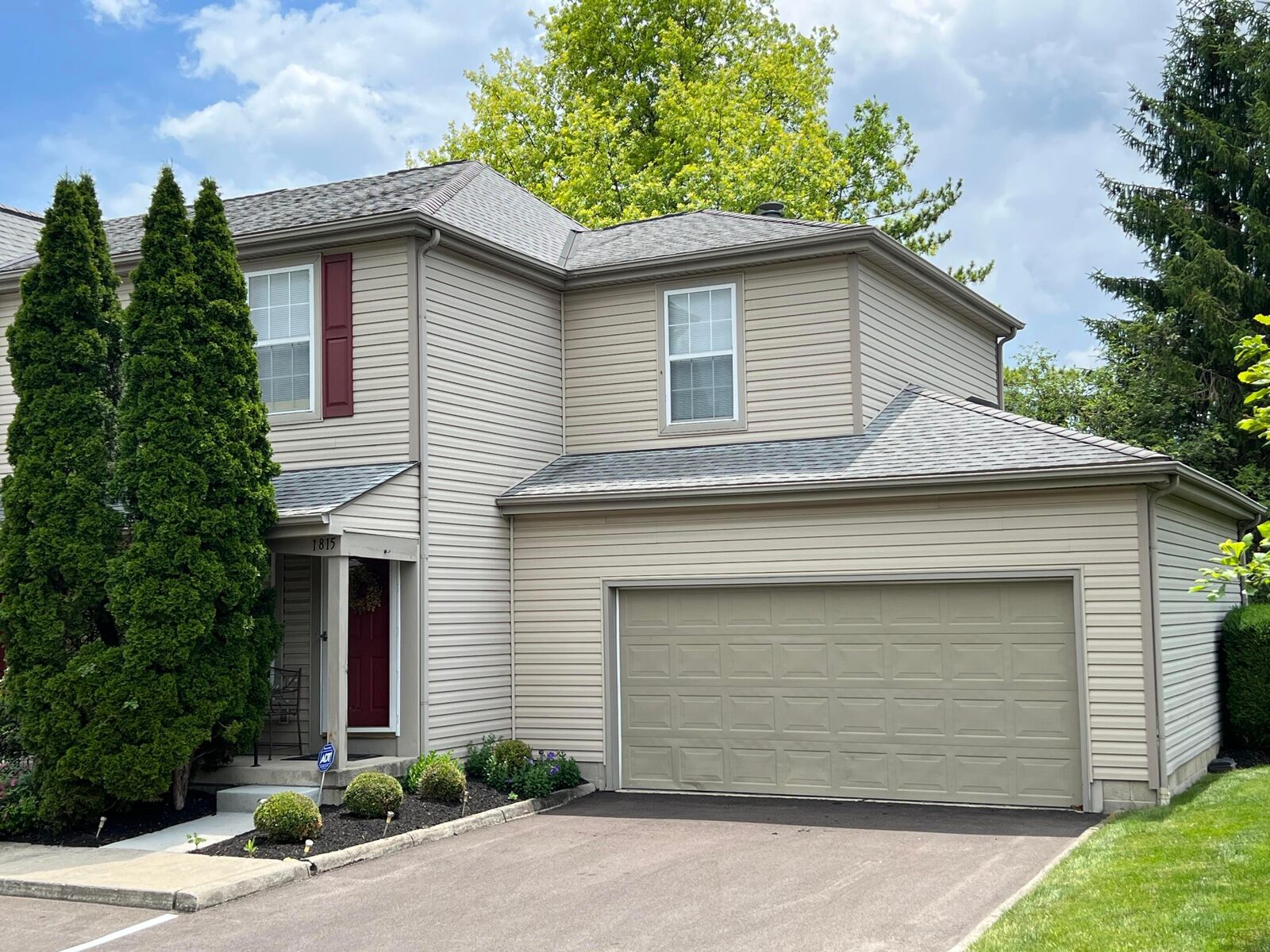 Property Photo: 1815 Bennigan Drive OH 43026