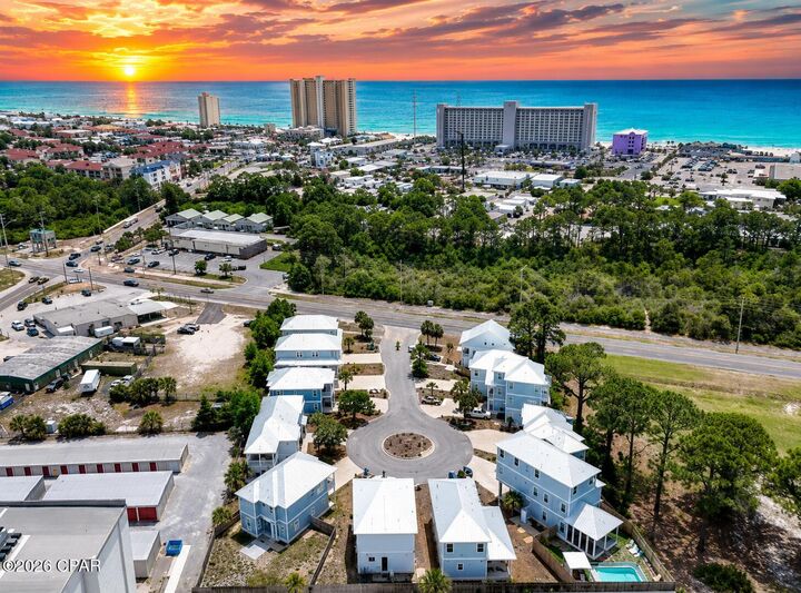 Property Photo:  2708 Lagoon Manor Drive  FL 32408 
