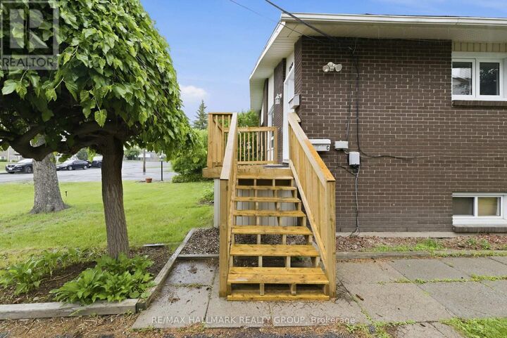 Property Photo:  1259 Marenger Street  ON K1C 1S1 