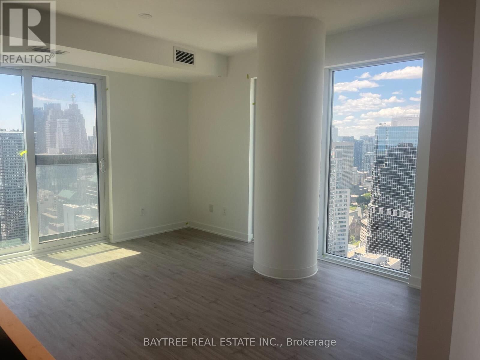 Property Photo: 252 Church Street 5315 ON M5B 1Z5