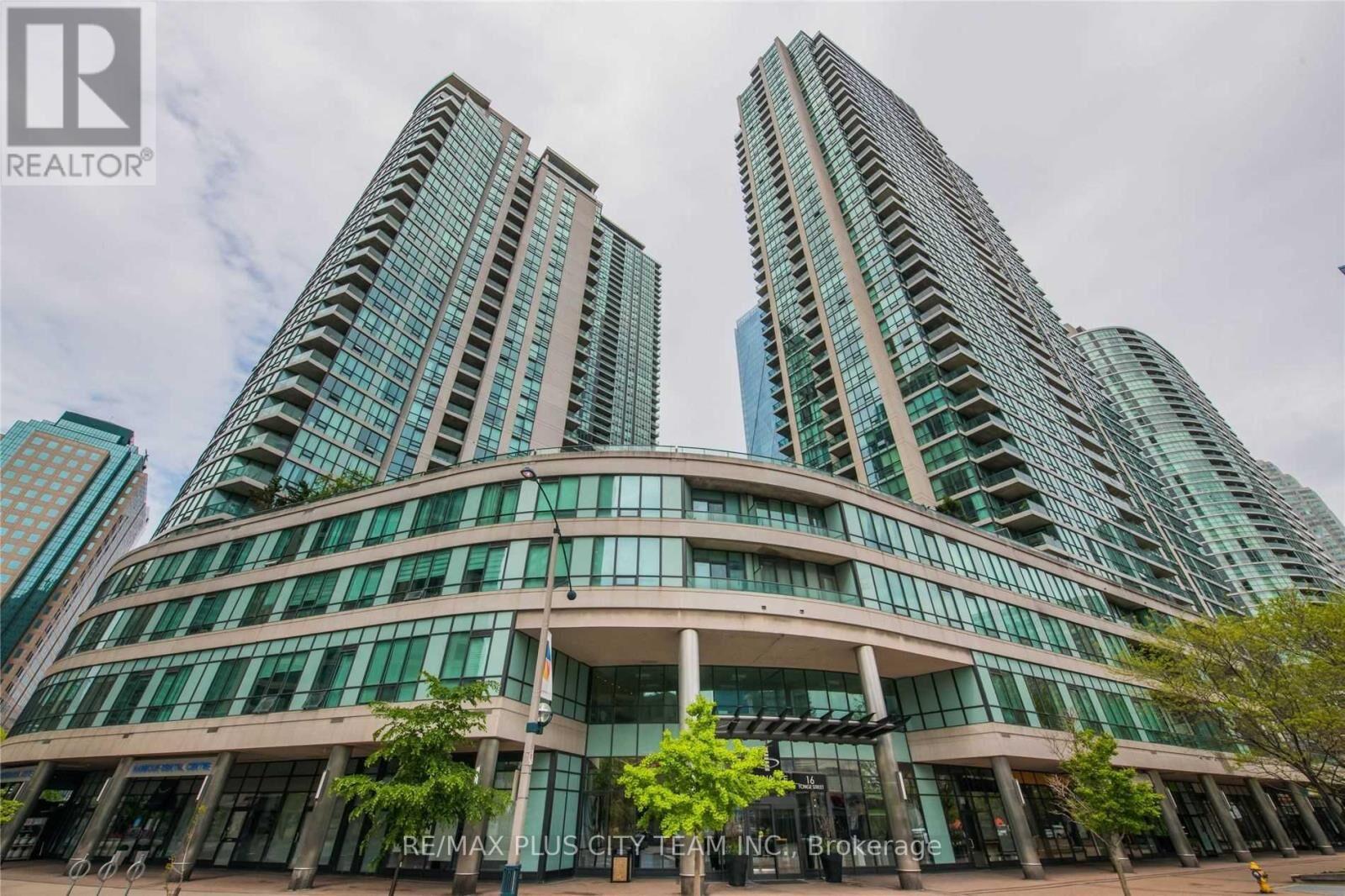 Property Photo:  16 Yonge Street 2306  ON M5E 2A1 