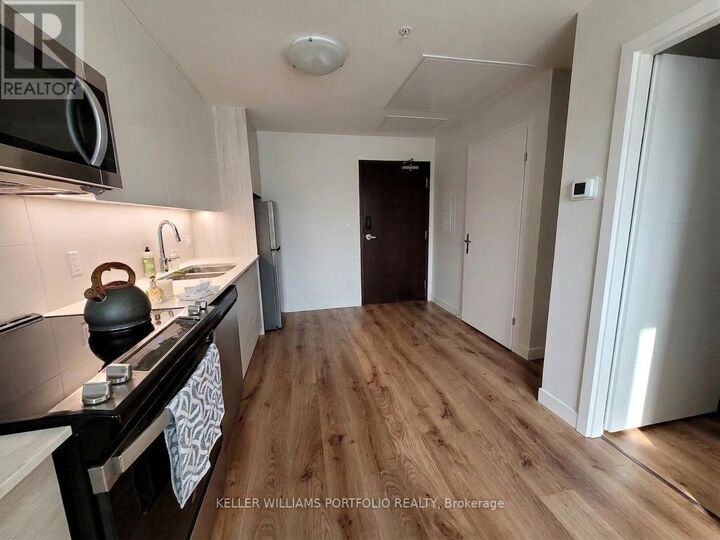 Property Photo:  60 Frederick Street 3701  ON N2H 0C7 