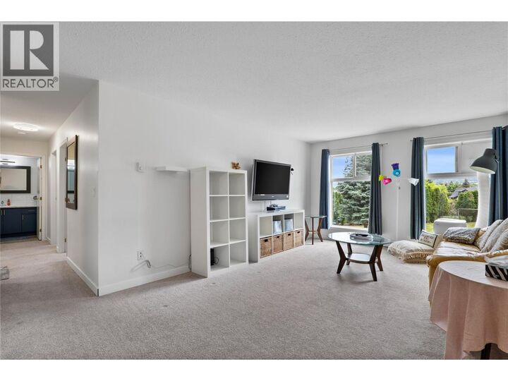 Property Photo: 1760 Brunner Avenue 106 BC V2B 3L7
