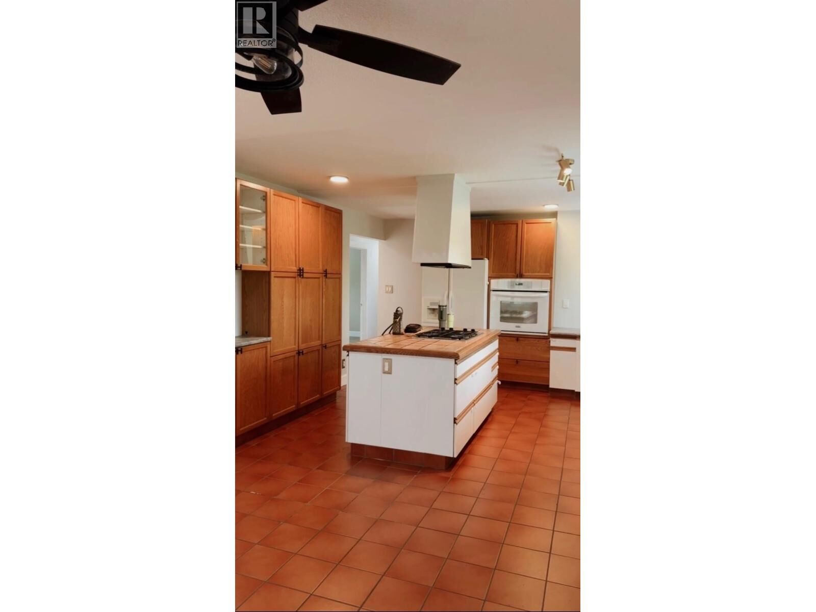 Property Photo:  2725 Norwood Street  BC V2L 1Y4 