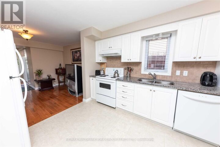 Property Photo: 22 Cashel Court ON L4G 6R8