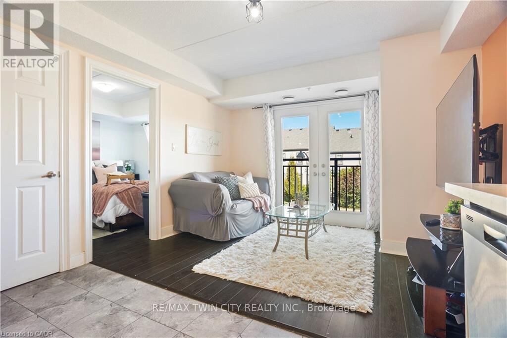Property Photo:  64 Frederick Drive 204  ON N1L 0P3 