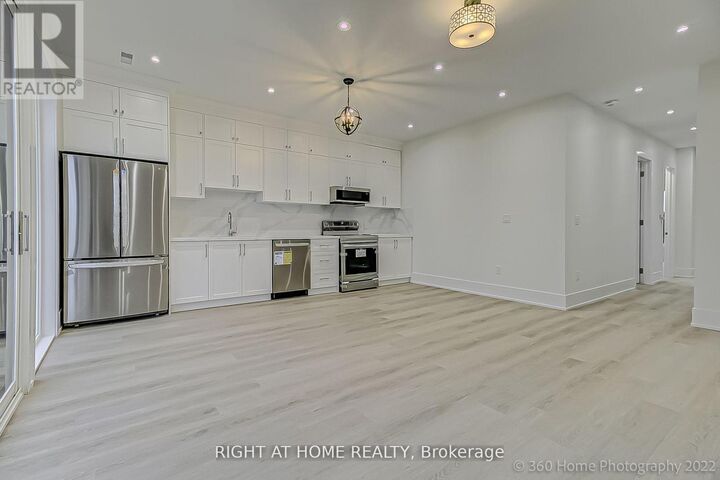 Property Photo: 9 Beechwood Avenue Upper ON M6N 4S9