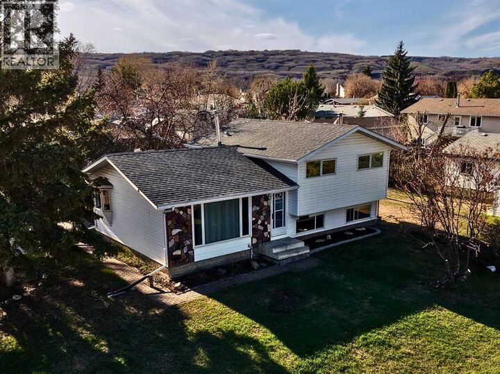 Property Photo: 9714 77 Avenue AB T8S 1C9