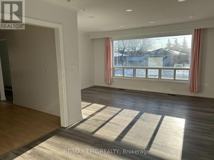 Property Photo:  25 Gentry Crescent Main  ON L4C 2G8 
