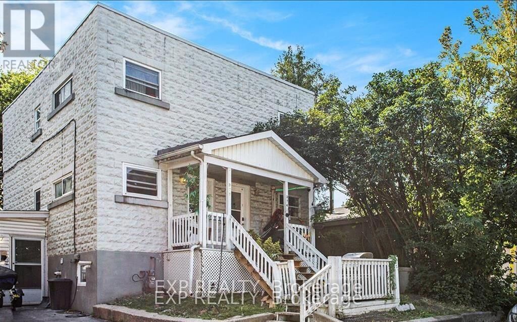 Property Photo:  376 Montfort Street 376  ON K1L 5N1 