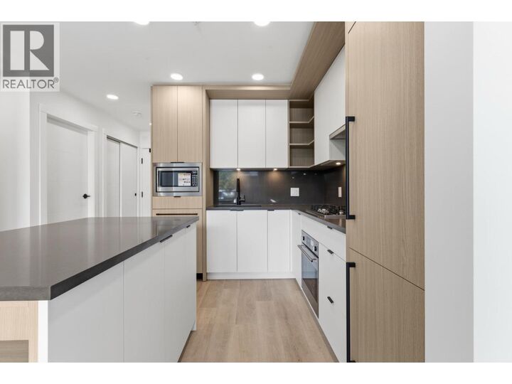 Property Photo:  2268 East Broadway 404  BC V5N 0L2 