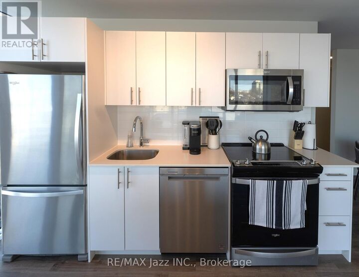 Property Photo: 80 Bond Street East 403 ON L1G 0E6