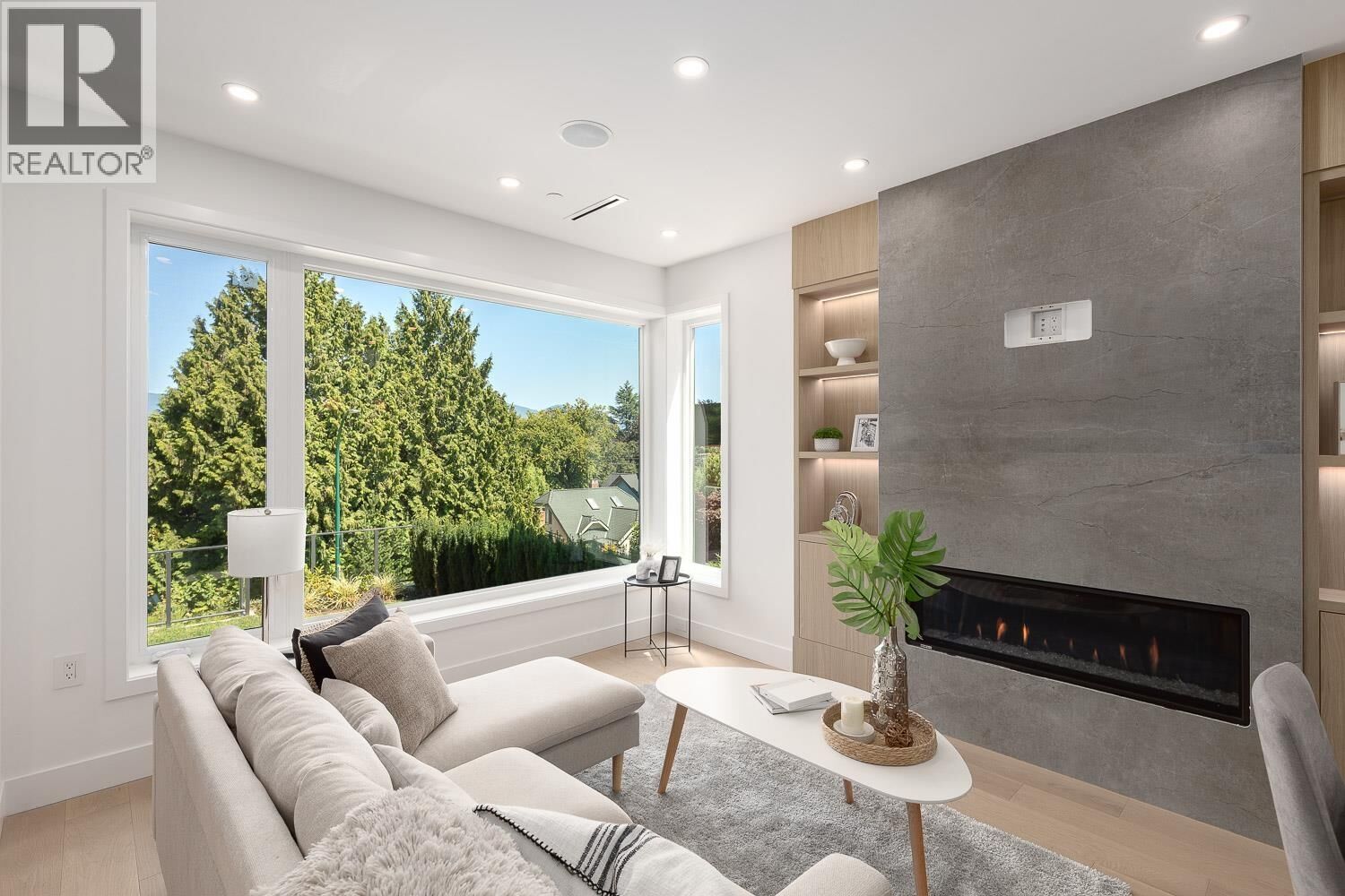 Property Photo: 3536 West 14th Avenue 1 BC V6R 2W4