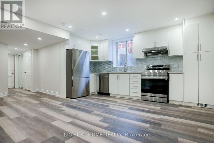 Property Photo: 440 Downes Jackson Heights Bsmt ON L9T 8V7
