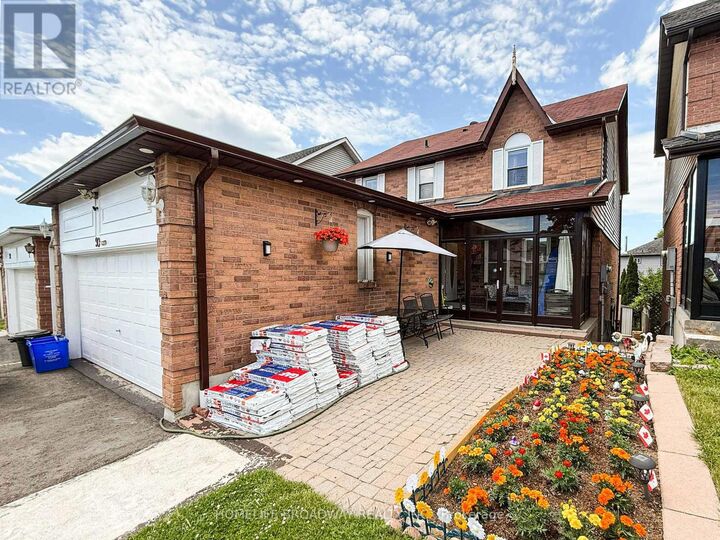 Property Photo: 90 Chapman Drive ON L1T 3E6