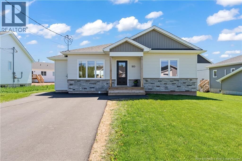 Property Photo:  100 Macintosh Boulevard  NB E1K 0A1 