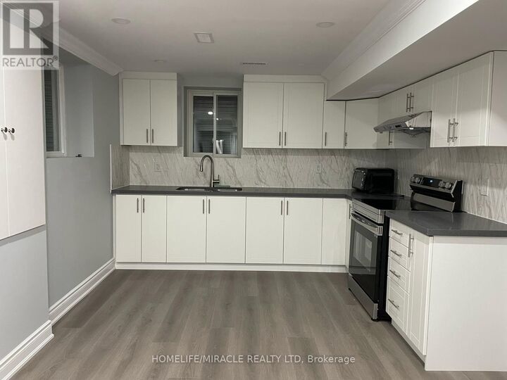 Property Photo:  80 Reichert Court 1  ON L9T 8R7 