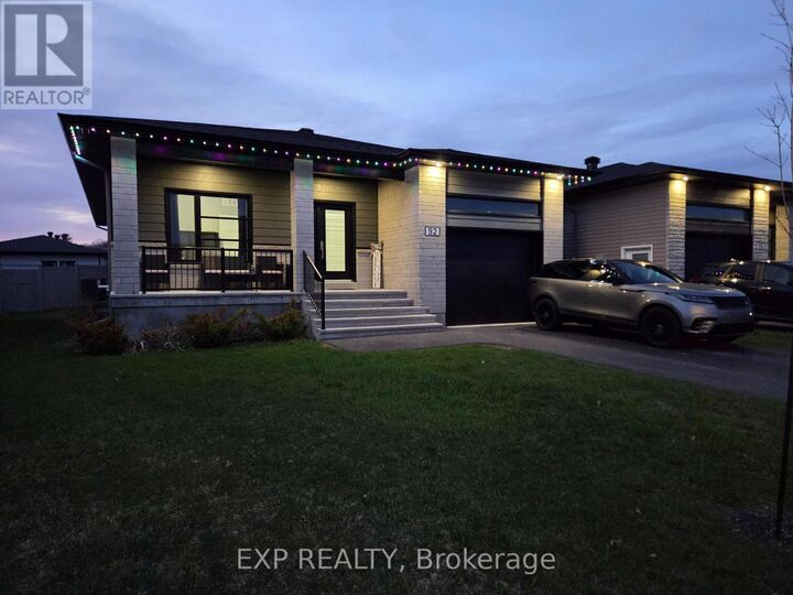 Property Photo: 92 Chateauguay Street ON K0A 1W0