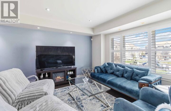 Property Photo:  3050 Erin Centre Boulevard 67  ON L5M 0P5 