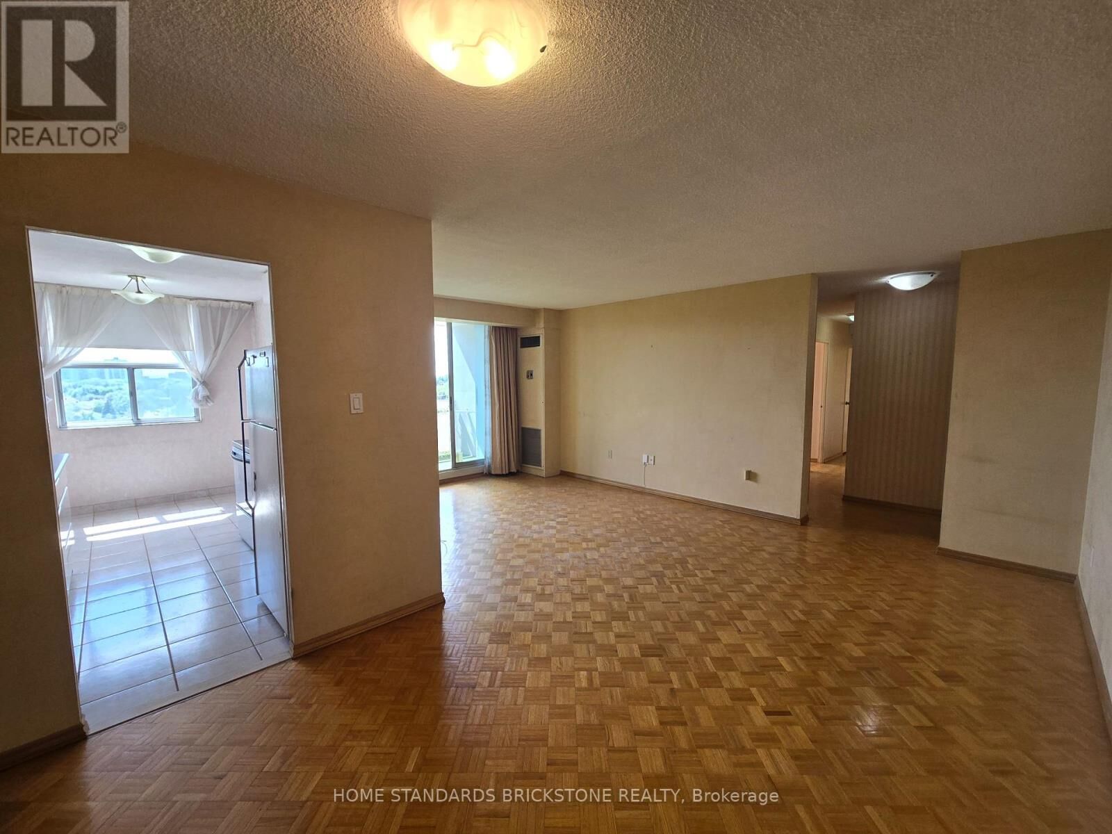 Property Photo:  205 Hilda Avenue 802  ON M2M 4B1 