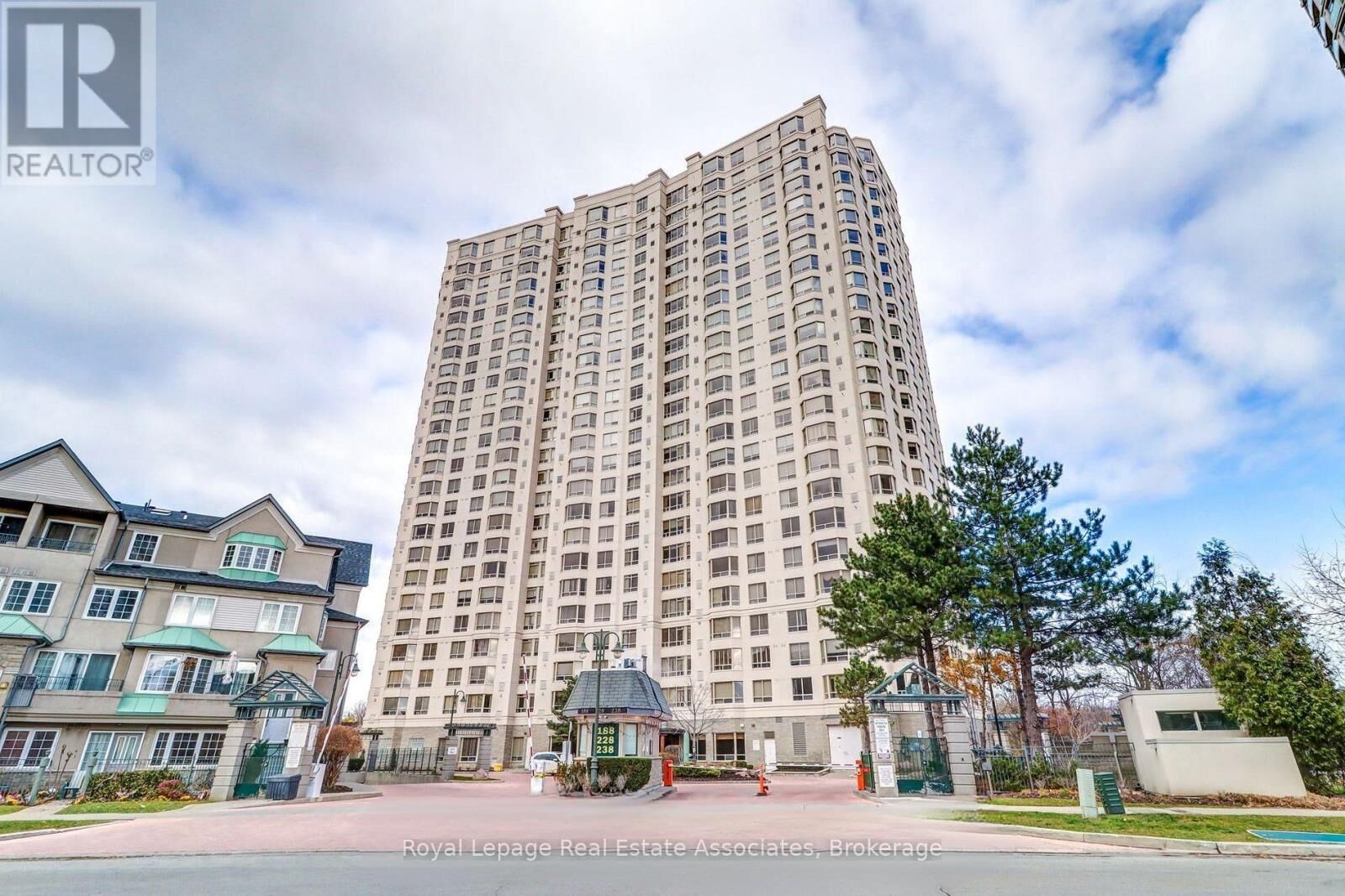 Property Photo: 228 Bonis Avenue 2706 ON M1T 3W4