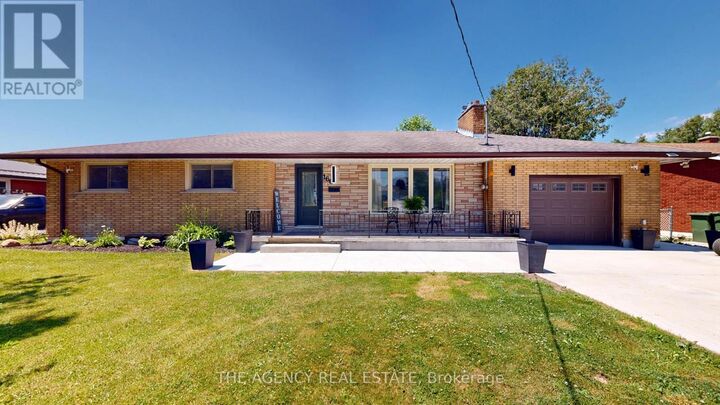 166 Fairview Avenue West — photo 1