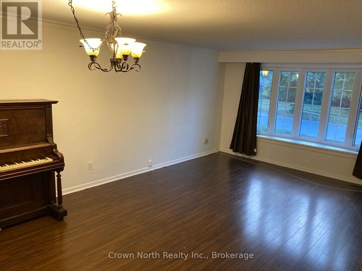 Property Photo:  41 Pegasus Trail Main  ON M1G 3N6 