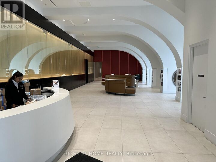 Property Photo: 2033 Kennedy Road 1808 ON M1T 0B9