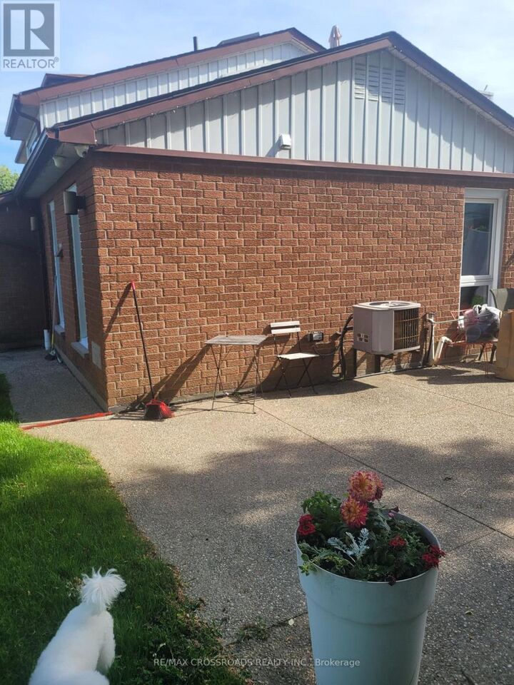 Property Photo: 36 Caverley Drive ON M9R 2L8