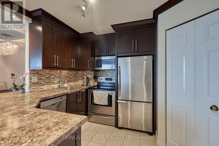 Property Photo:  50 Kingsbridge Garden Circle 510  ON L5R 1Y2 